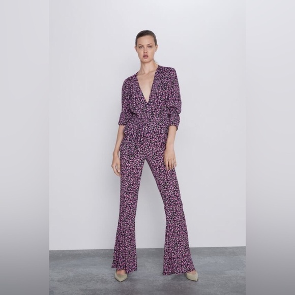 Zara Blouse Women 's Medium Black Pink Ruffle Asymmetrical Floral  Long Sleeve - Picture 2 of 11